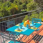 Sunny Flat