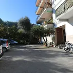 Sunny Flat * Sorrento