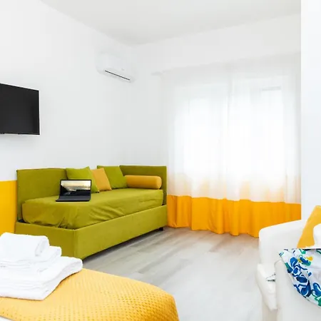 Sunny Flat * Sorrento