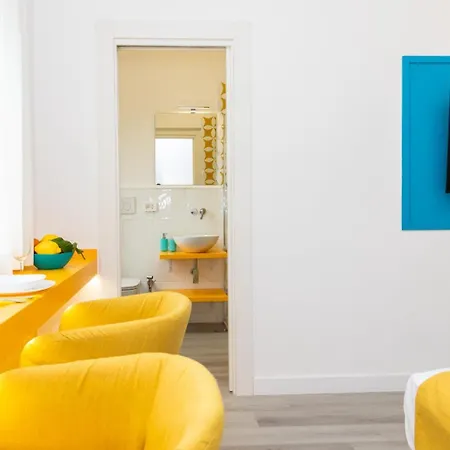 Sunny Flat * סורנטו