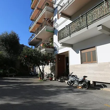 Sunny Flat Lejlighed