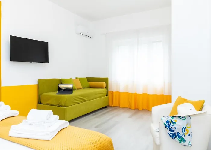 Sunny Flat * Σορέντο