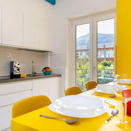 Sunny Flat * Sorrent